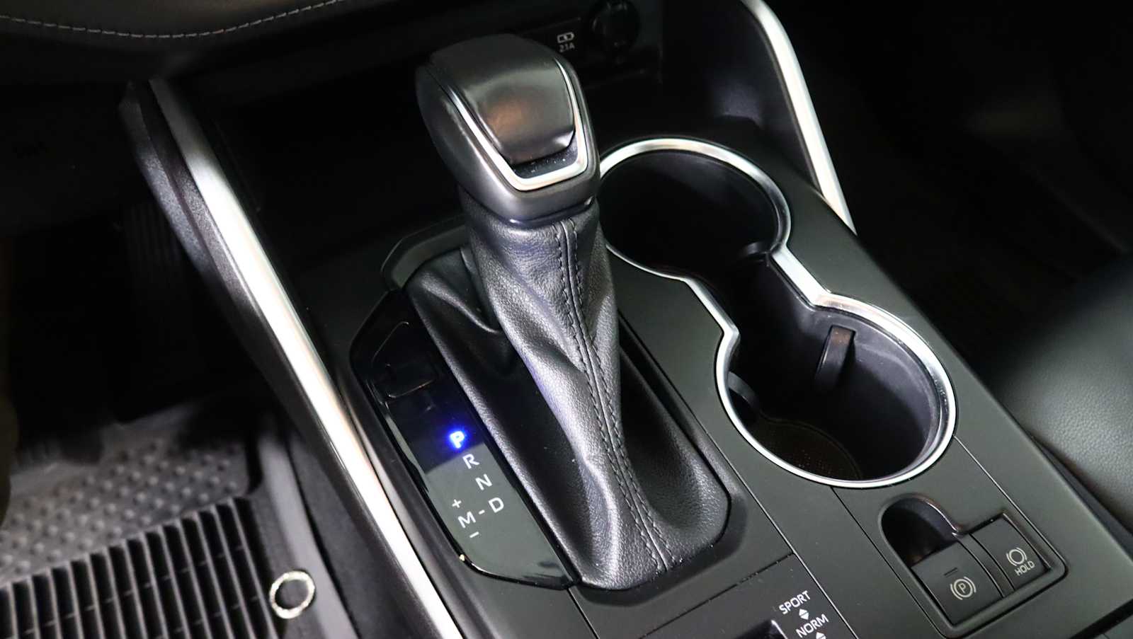 used 2021 Toyota Highlander car, priced at $31,572