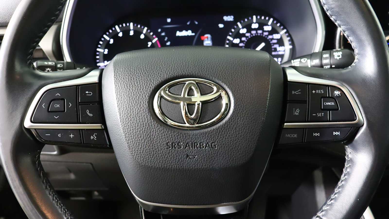 used 2021 Toyota Highlander car, priced at $31,572