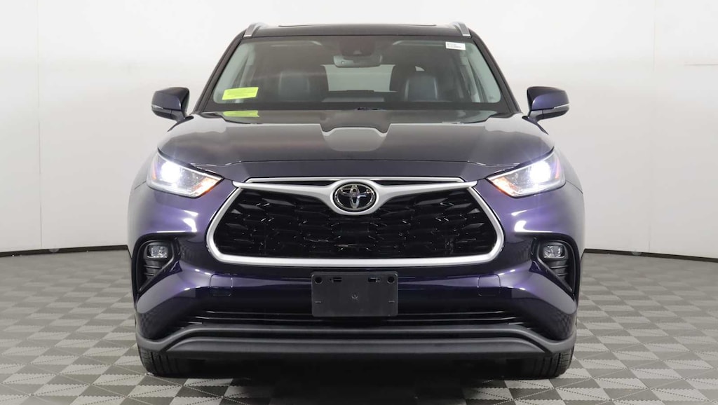 Used 2021 Toyota Highlander XLE SUV