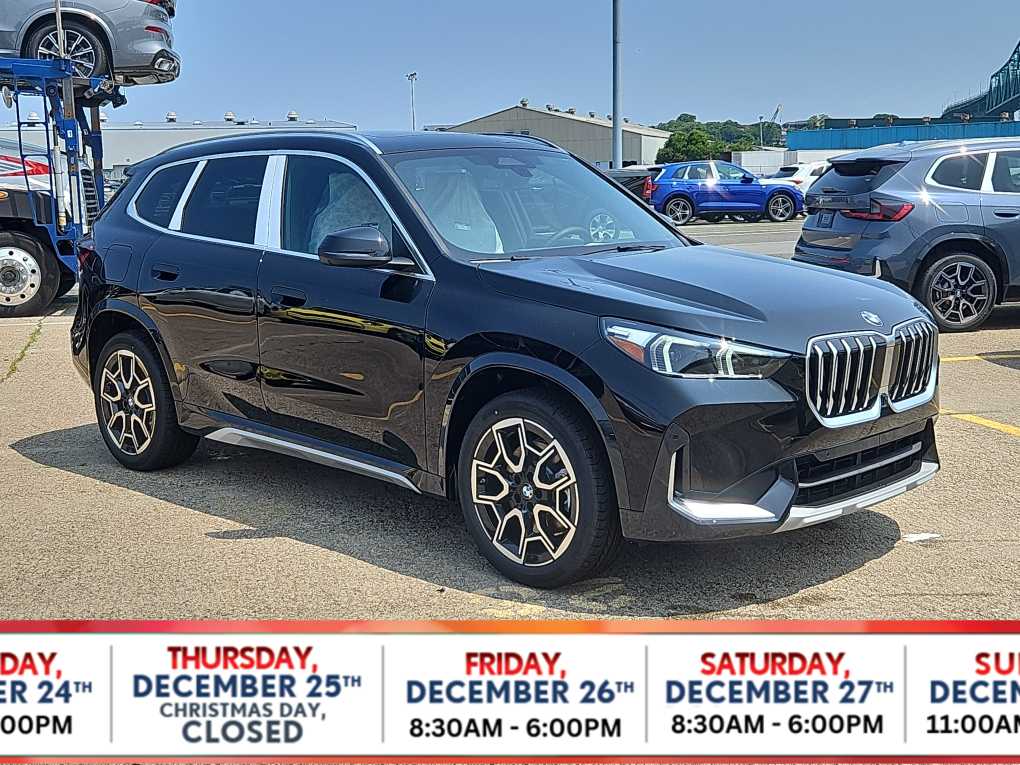 2025 BMW X1 28i's photo