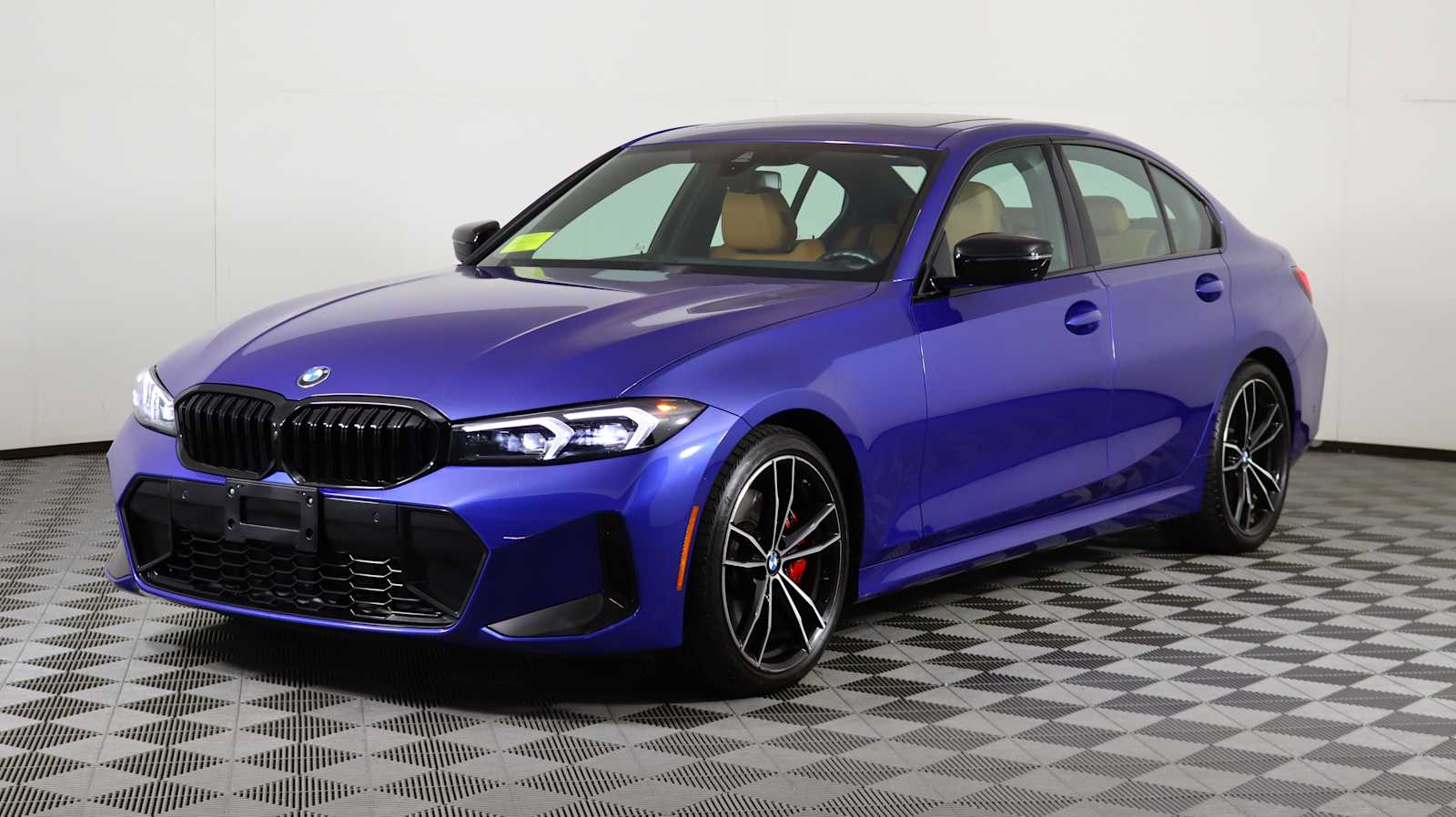 2024 Bmw 330i xDrive photo 2