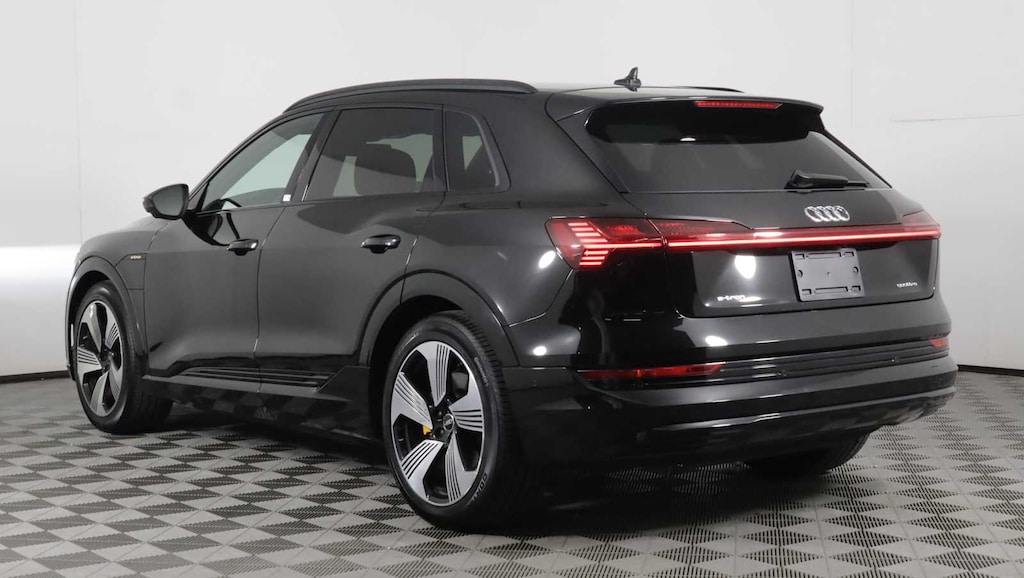 Used 2022 Audi e-tron Premium Plus SUV