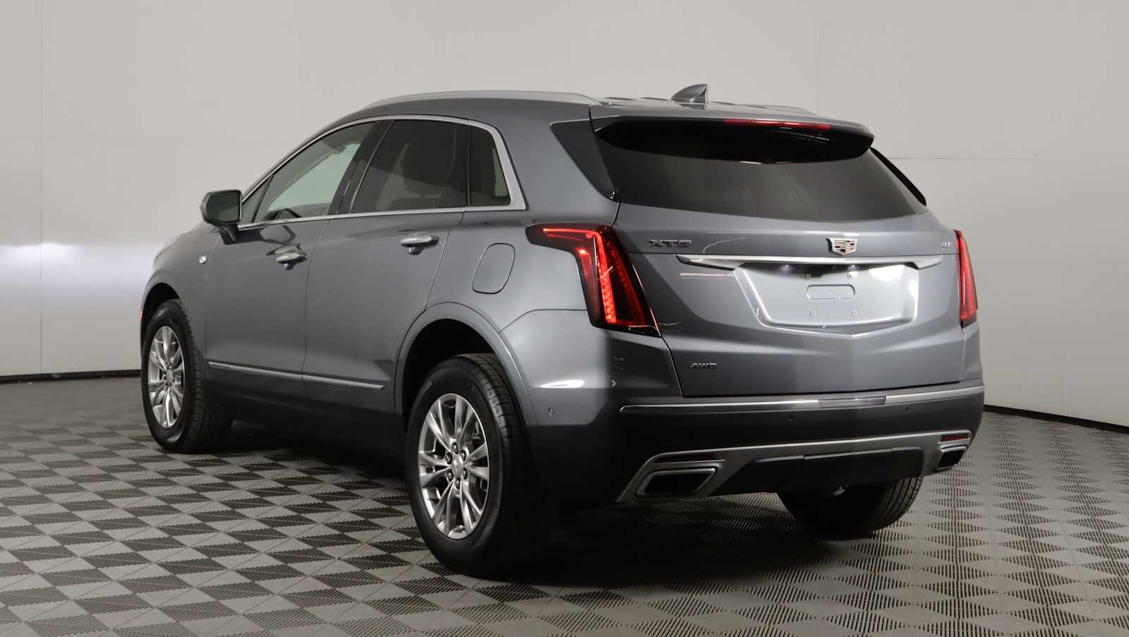 used 2020 Cadillac XT5 car, priced at $24,731