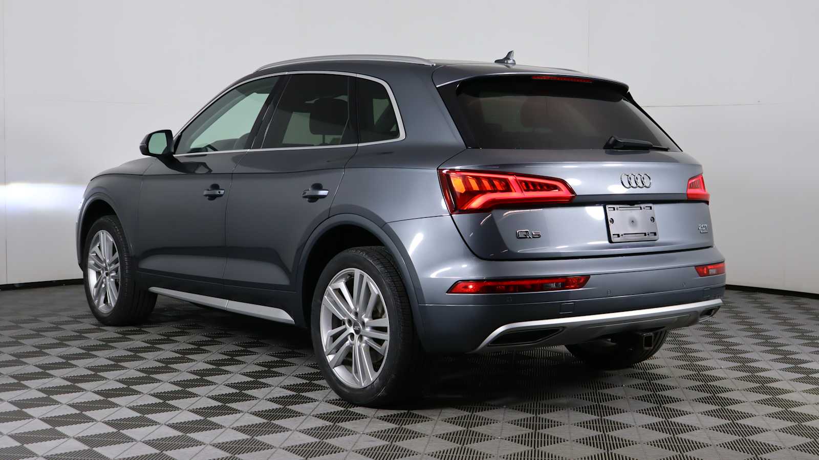 used 2018 Audi Q5 car, priced at $23,528