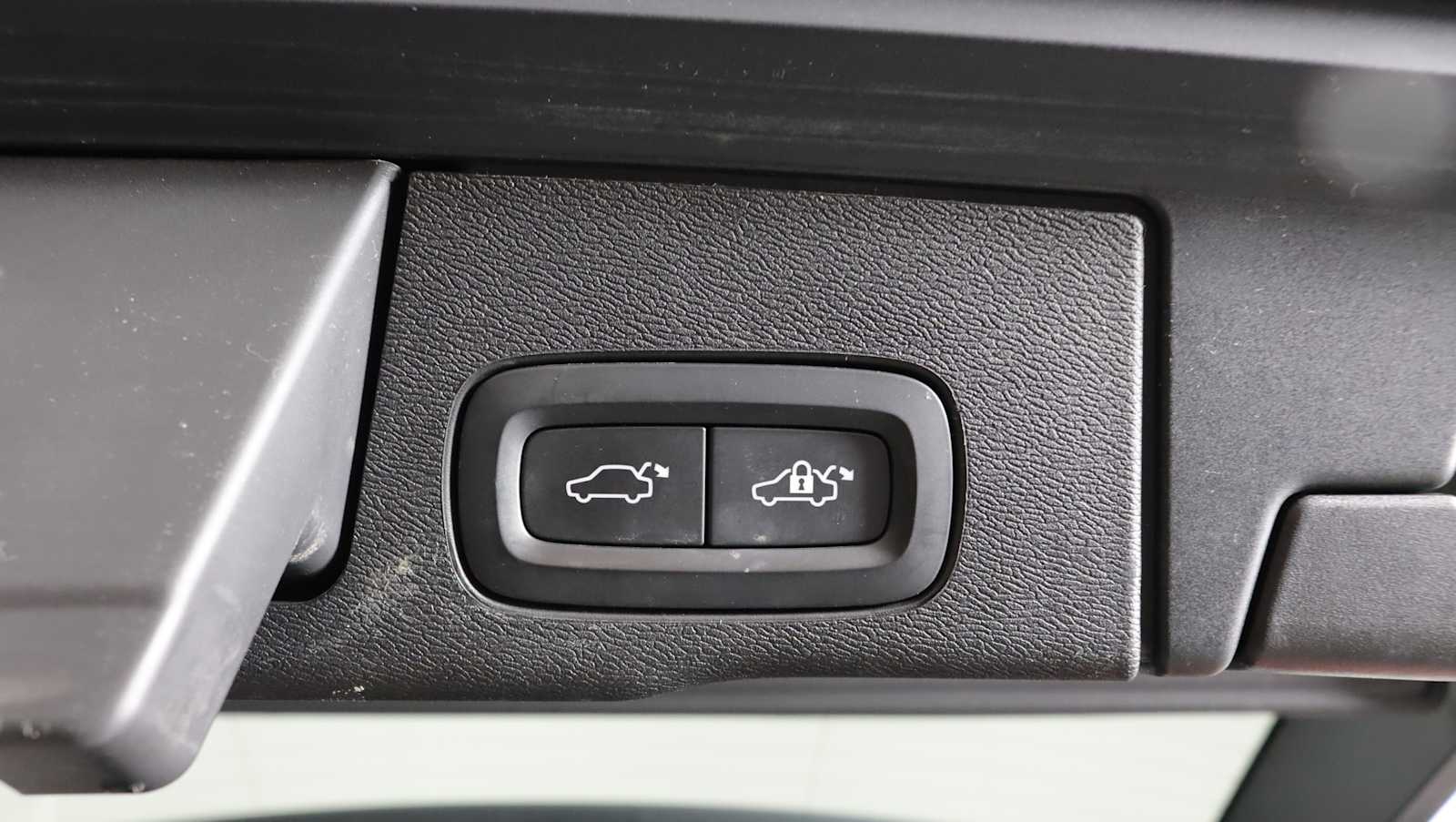 used 2022 Volvo XC60 car, priced at $25,979