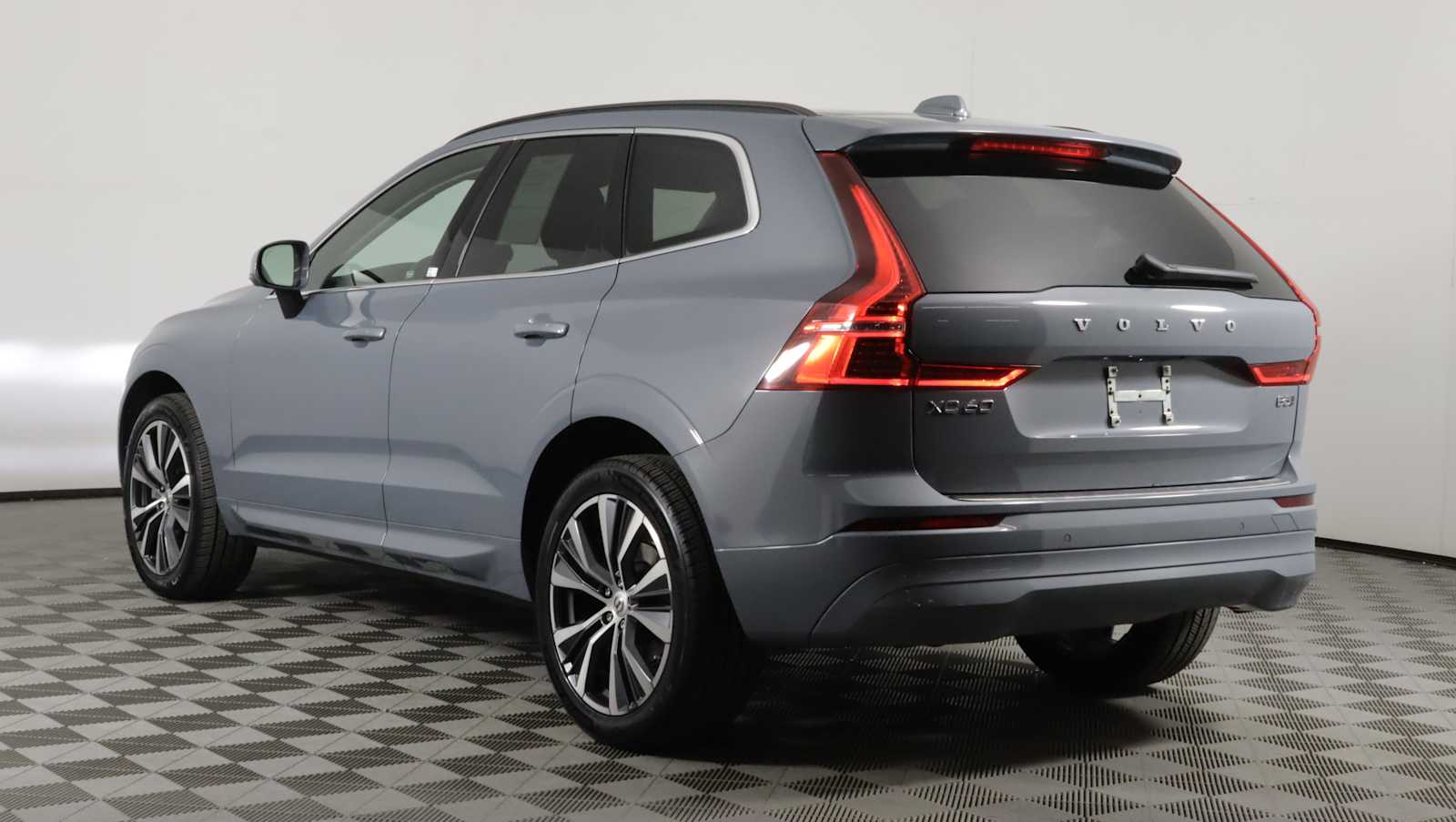 used 2022 Volvo XC60 car, priced at $25,979