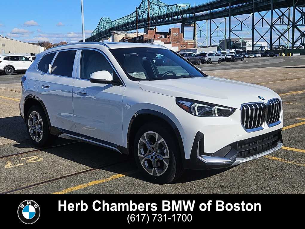 2026 BMW X1 28i's photo