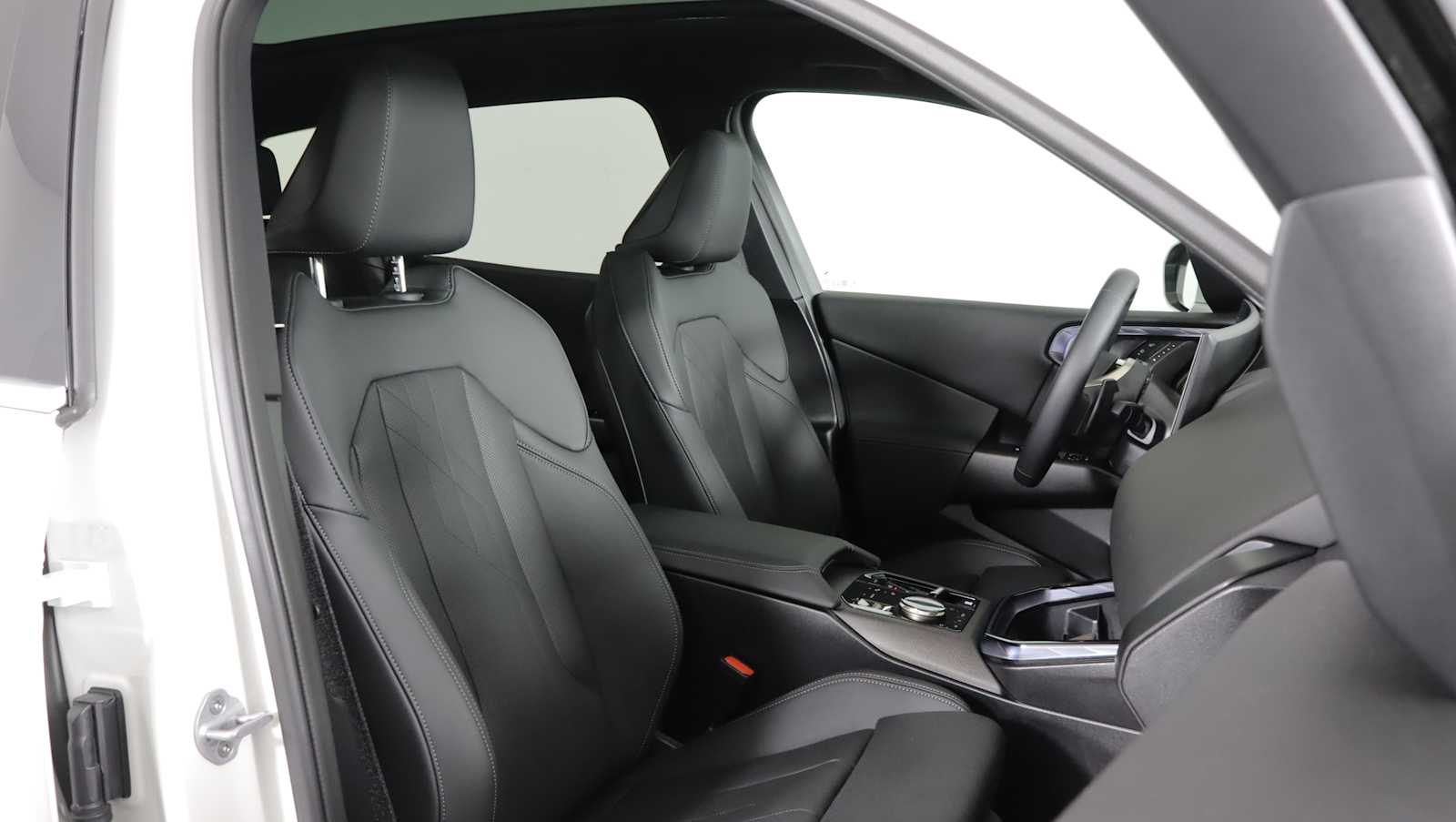 2025 BMW X3 30 - Photo 10