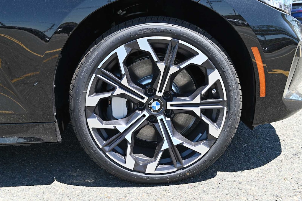 New 2026 BMW 330i xDrive Sedan