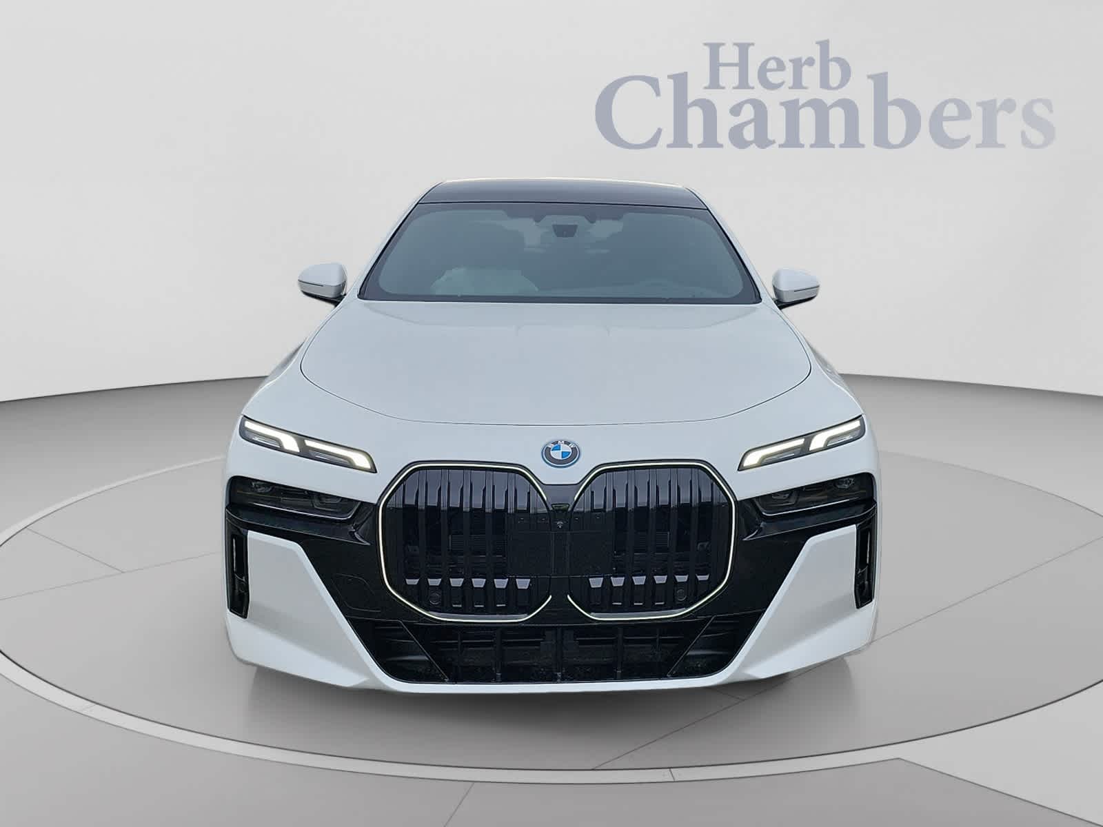 New 2026 BMW 750e xDrive Sedan