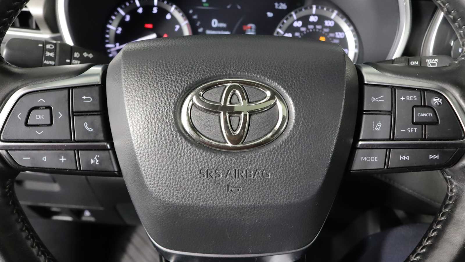used 2021 Toyota Highlander car, priced at $32,046