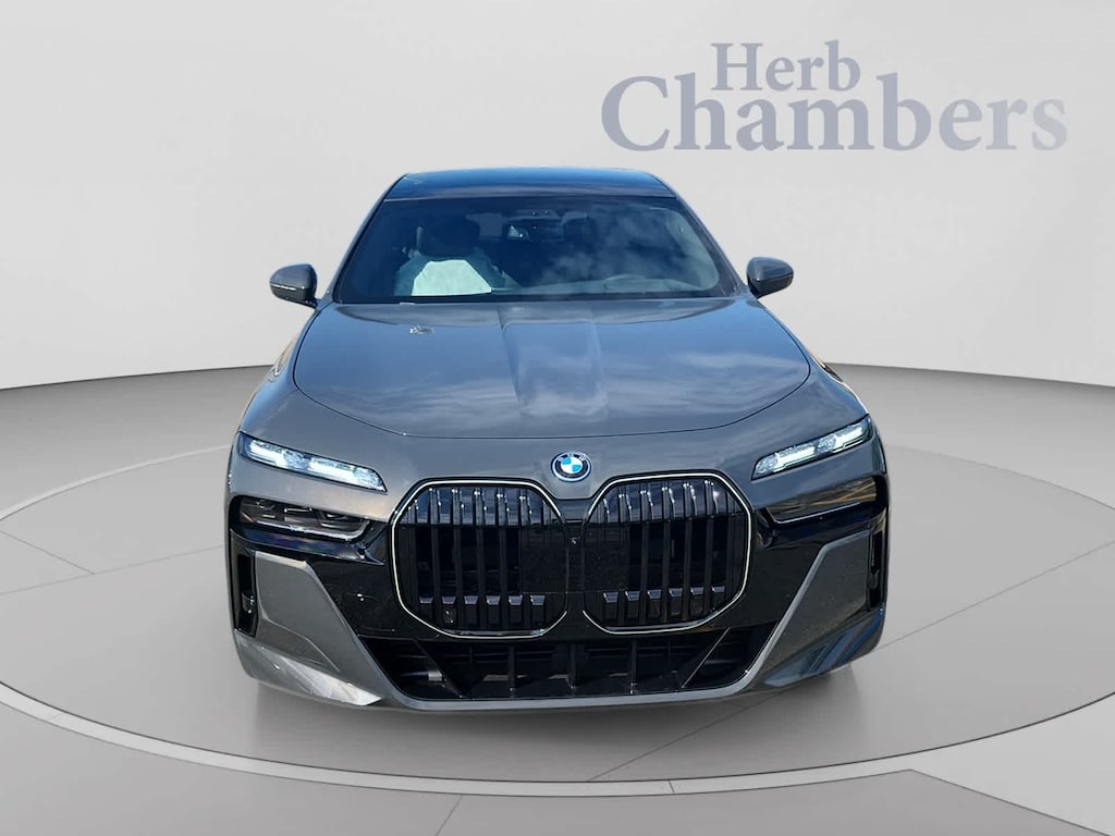 New 2026 BMW 750e xDrive Sedan