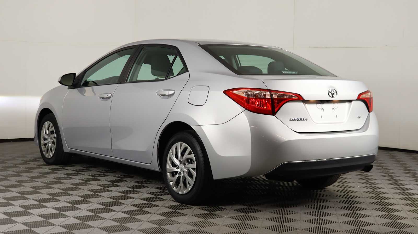 2018 Toyota Corolla LE photo 4