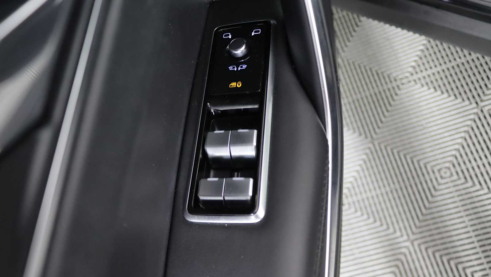 2021 Jaguar F-Pace S - Photo 14