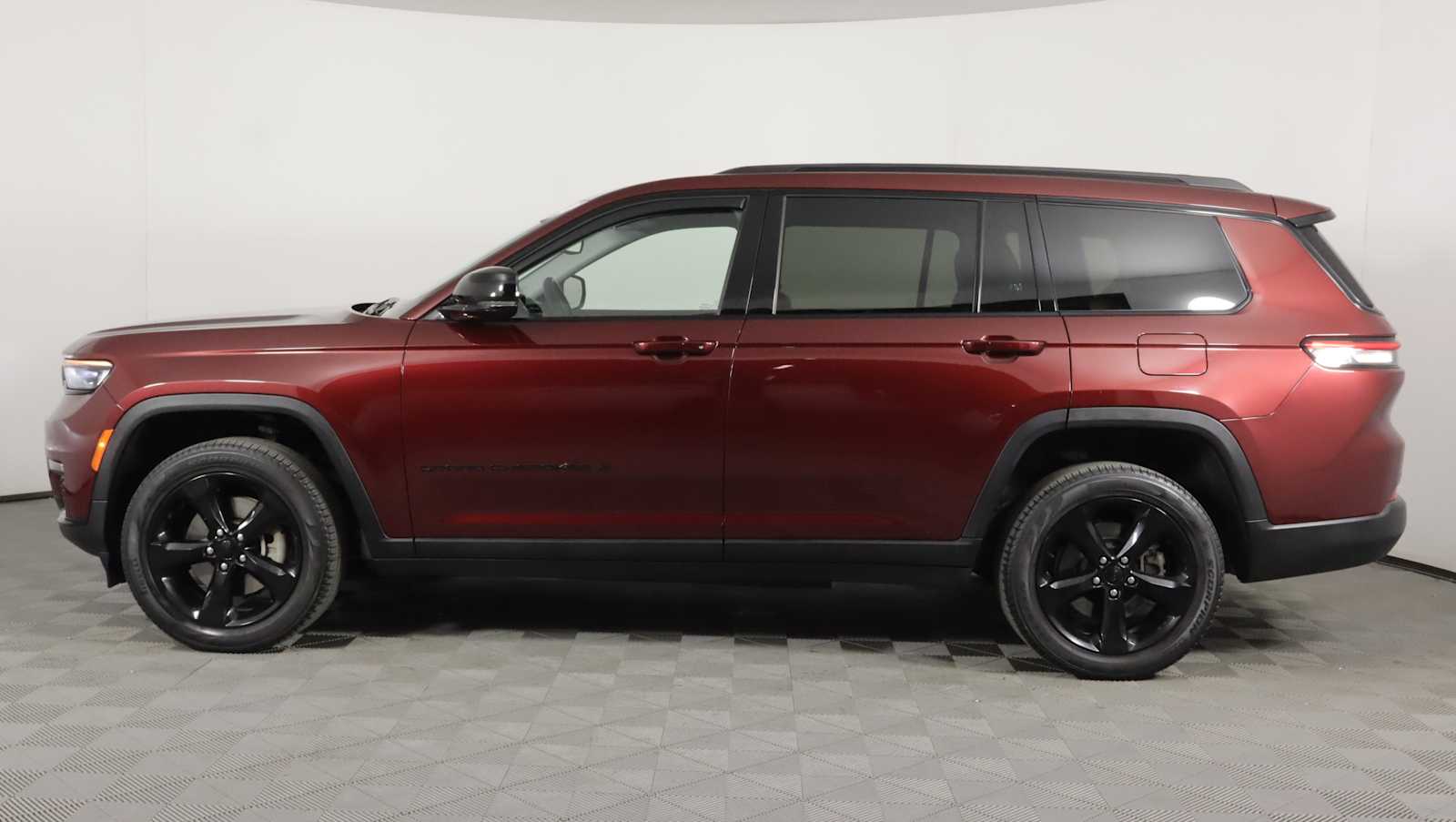 used 2022 Jeep New Grand Cherokee car, priced at $28,451