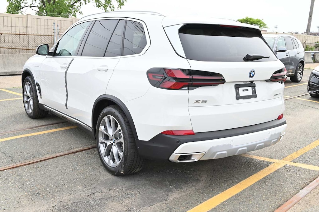 New 2026 BMW X5 PHEV xDrive50e SUV