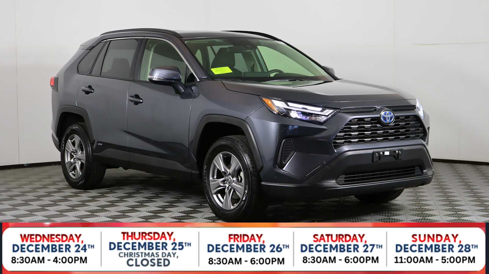 2024 Toyota RAV4 XLE's photo