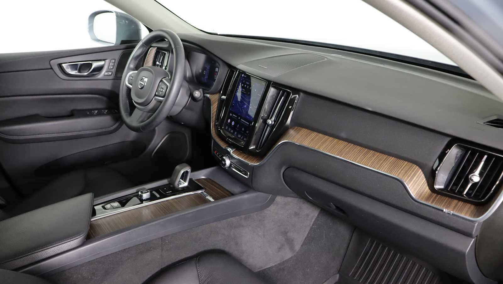 used 2022 Volvo XC60 car, priced at $25,979