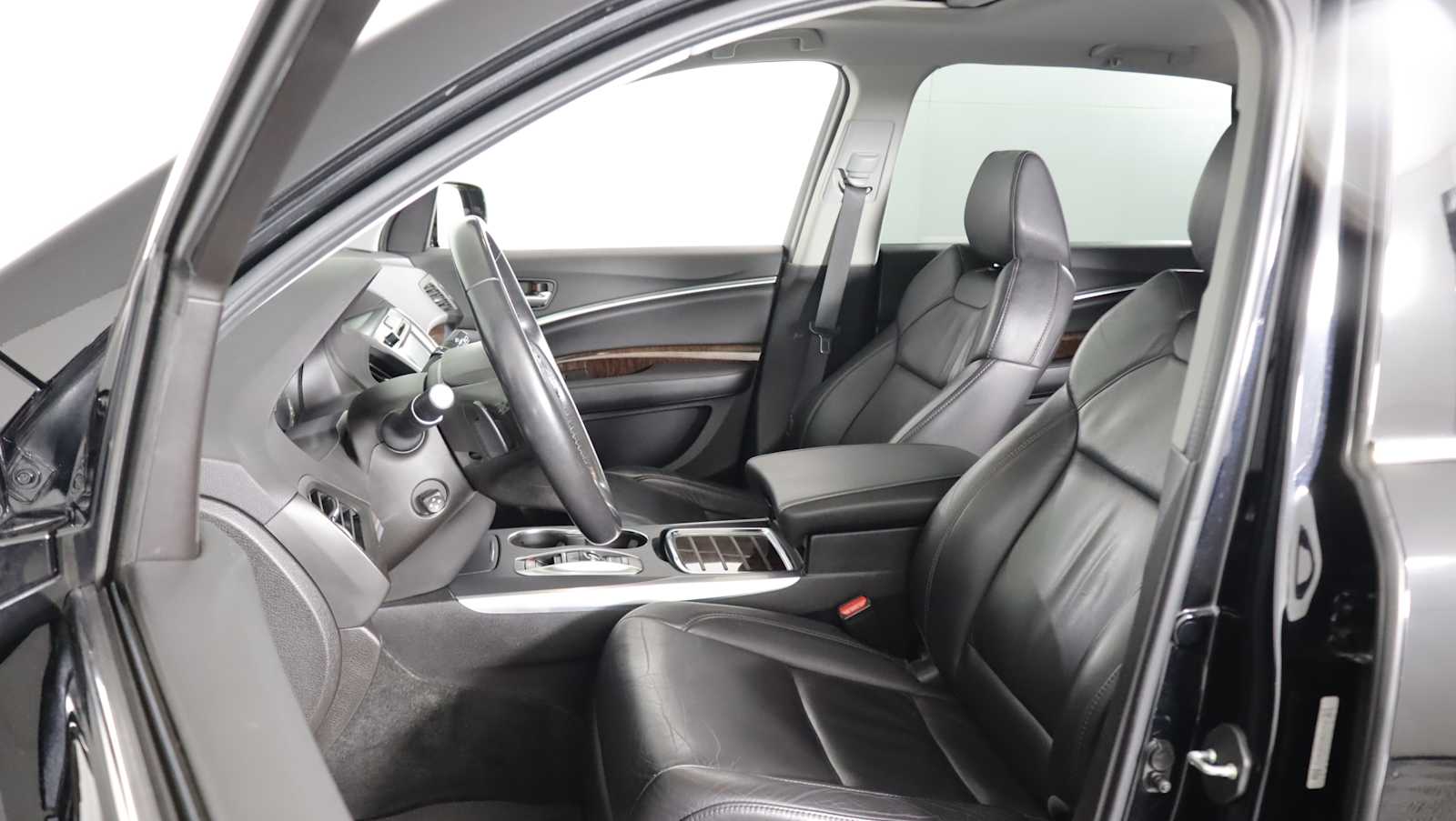 used 2020 Acura MDX car, priced at $22,471