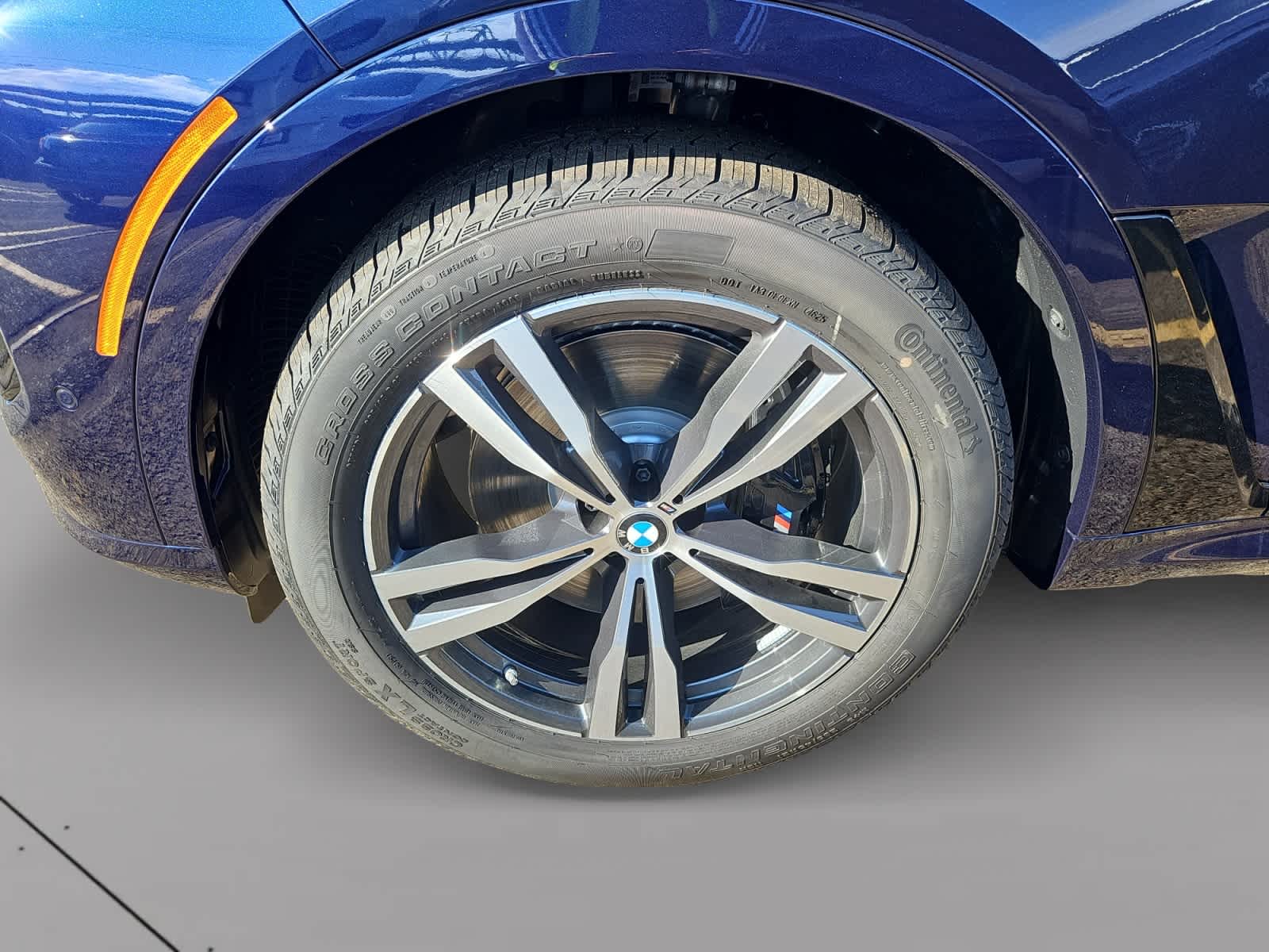 new 2026 BMW X7 car, priced at $105,700