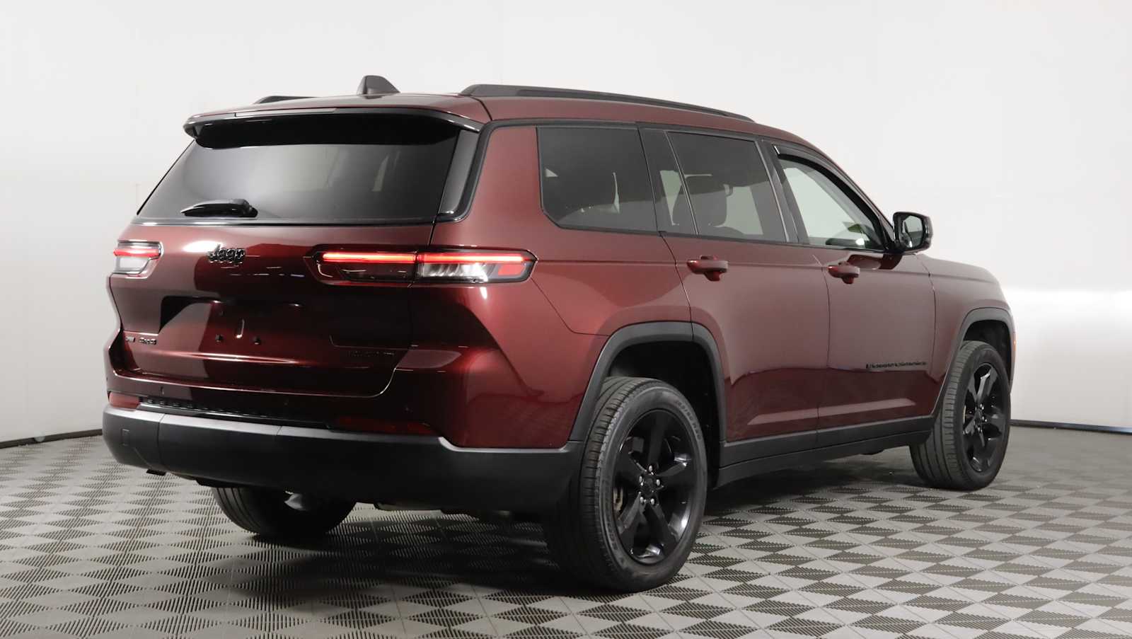 used 2022 Jeep New Grand Cherokee car, priced at $28,451