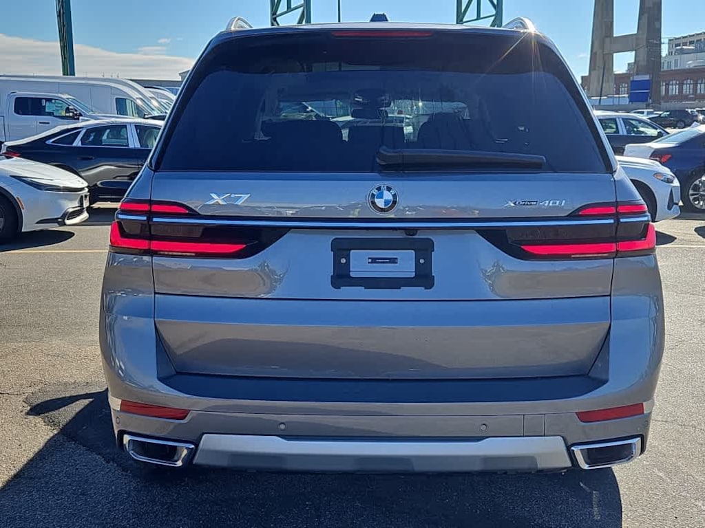New 2026 BMW X7 xDrive40i SUV