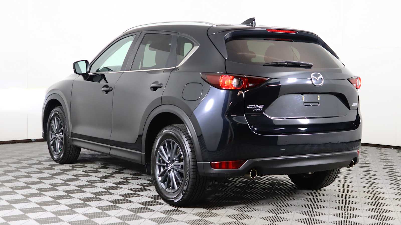 2019 Mazda CX-5 Touring photo 2