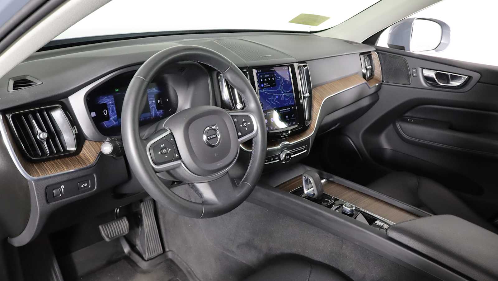used 2022 Volvo XC60 car, priced at $25,979