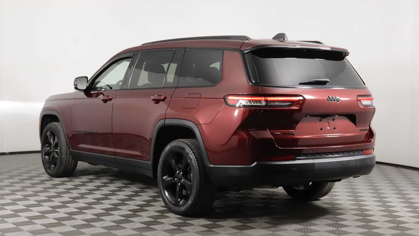 used 2022 Jeep New Grand Cherokee car, priced at $28,451