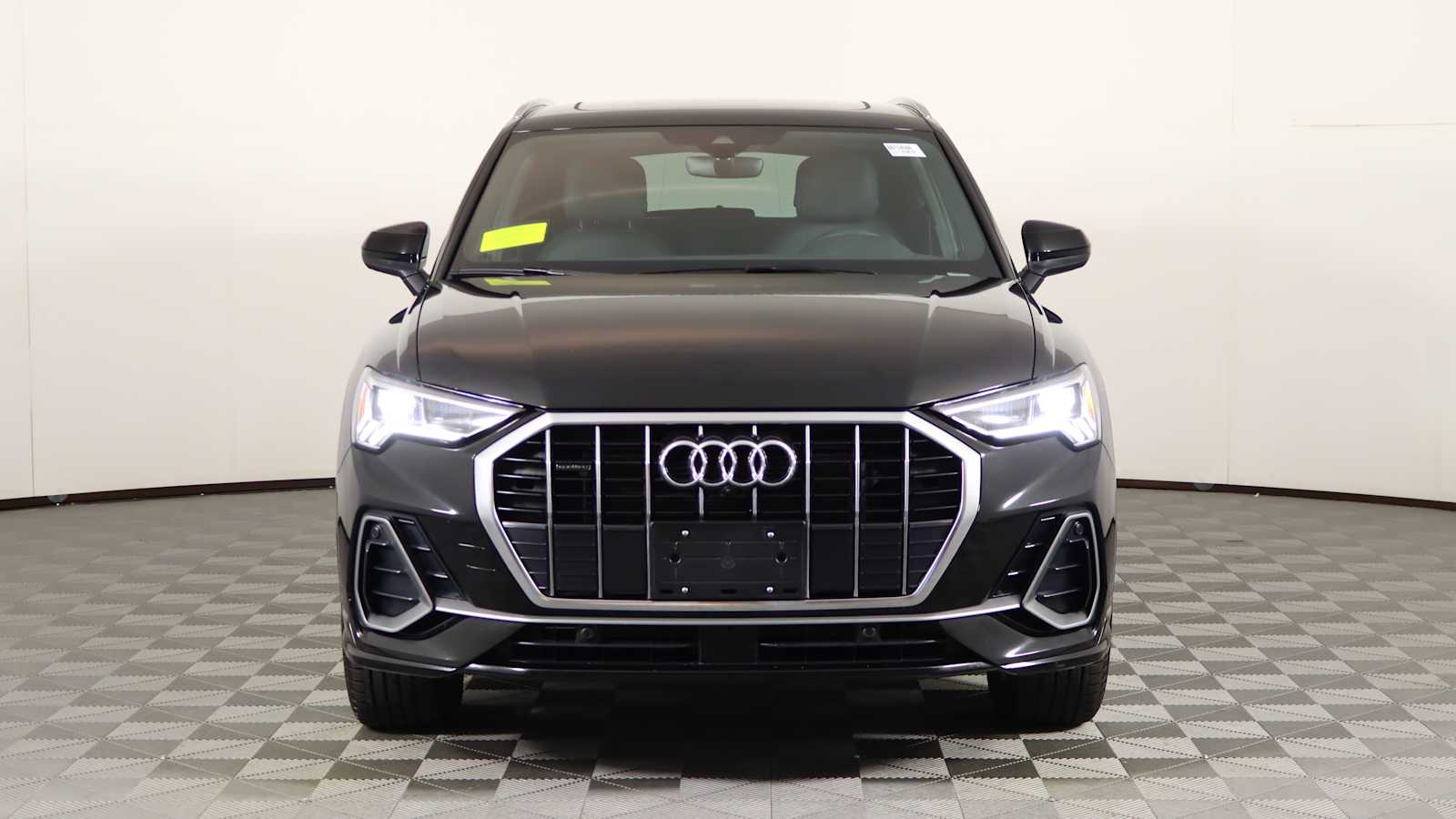 2022 Audi Q3 45 TFSI S line Premium Plus photo 2