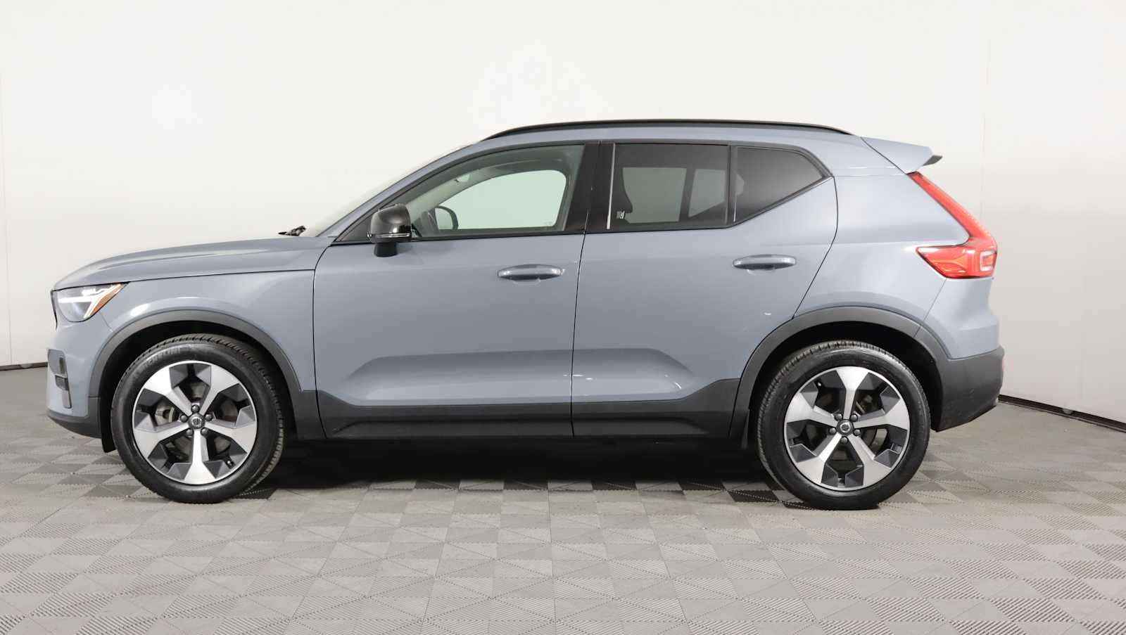 used 2023 Volvo XC40 car, priced at $29,775