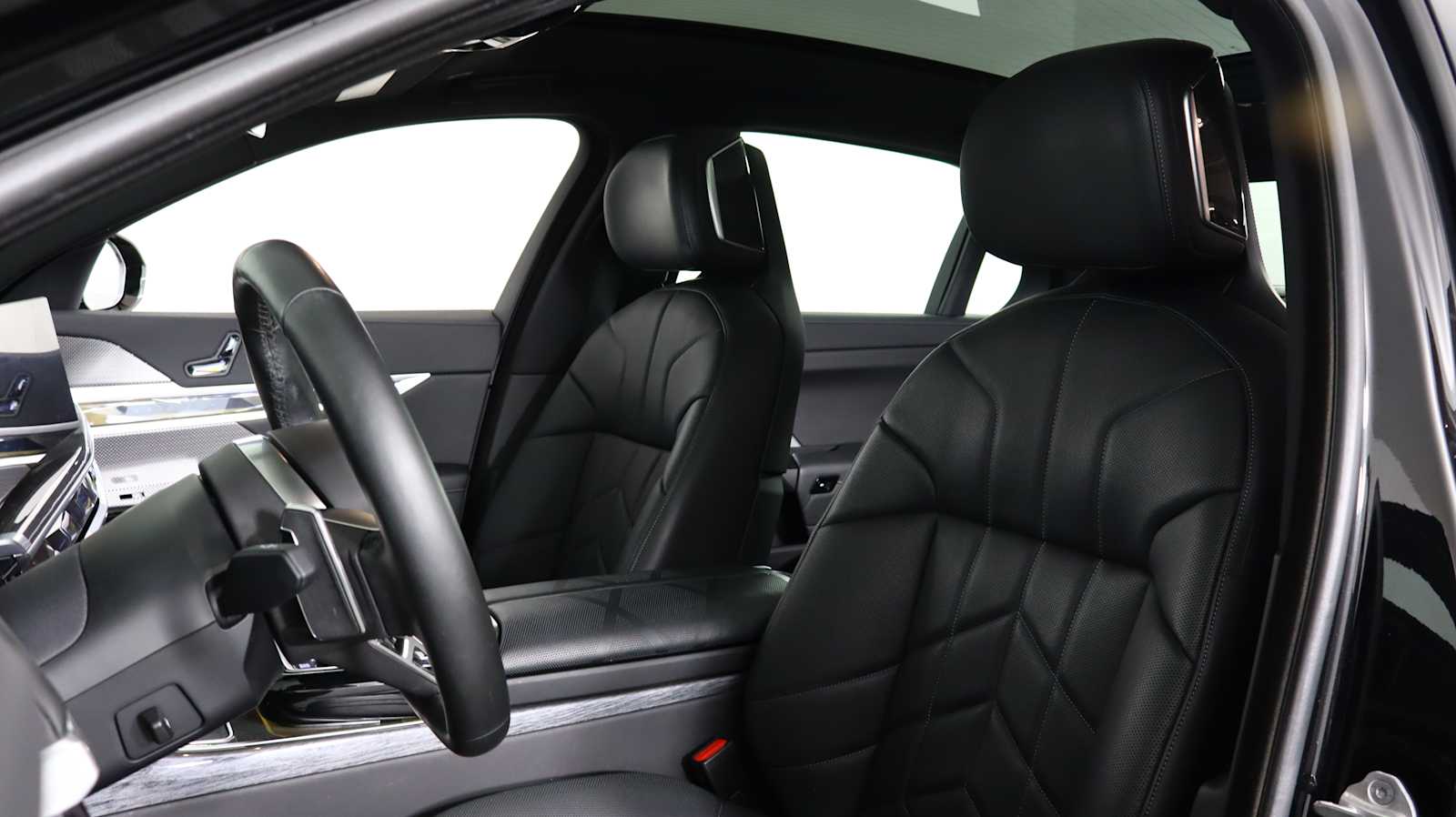 used 2023 BMW 760i car, priced at $71,592