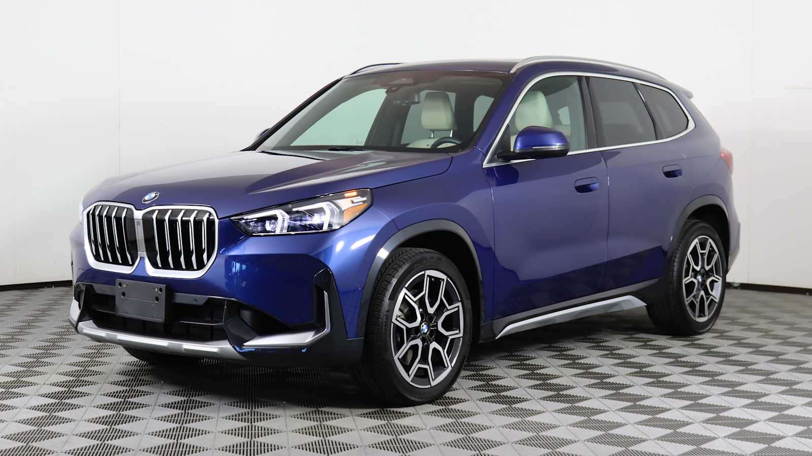 2025 Bmw X1 XDrive28i photo 3