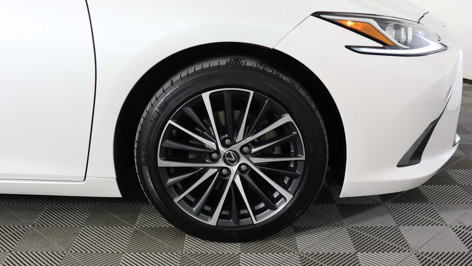 used 2023 Lexus ES 300h car, priced at $35,883