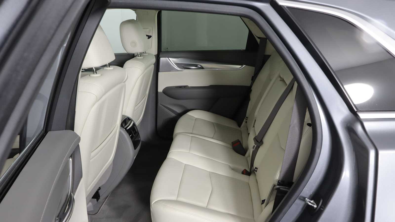 used 2020 Cadillac XT5 car, priced at $24,731