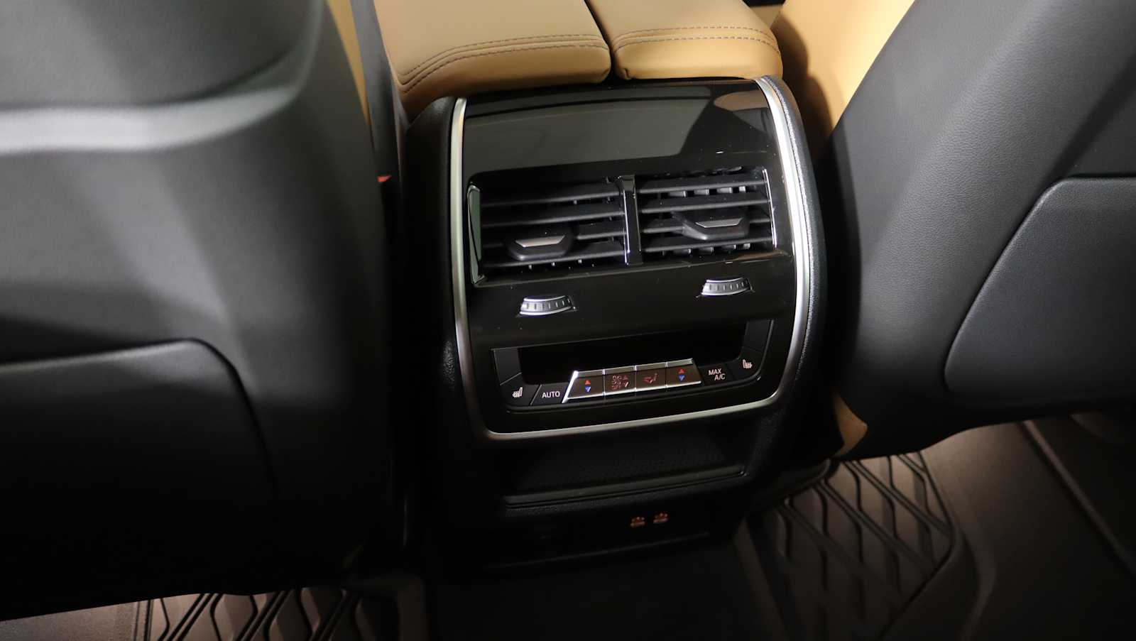 2026 BMW X5 50e - Photo 25