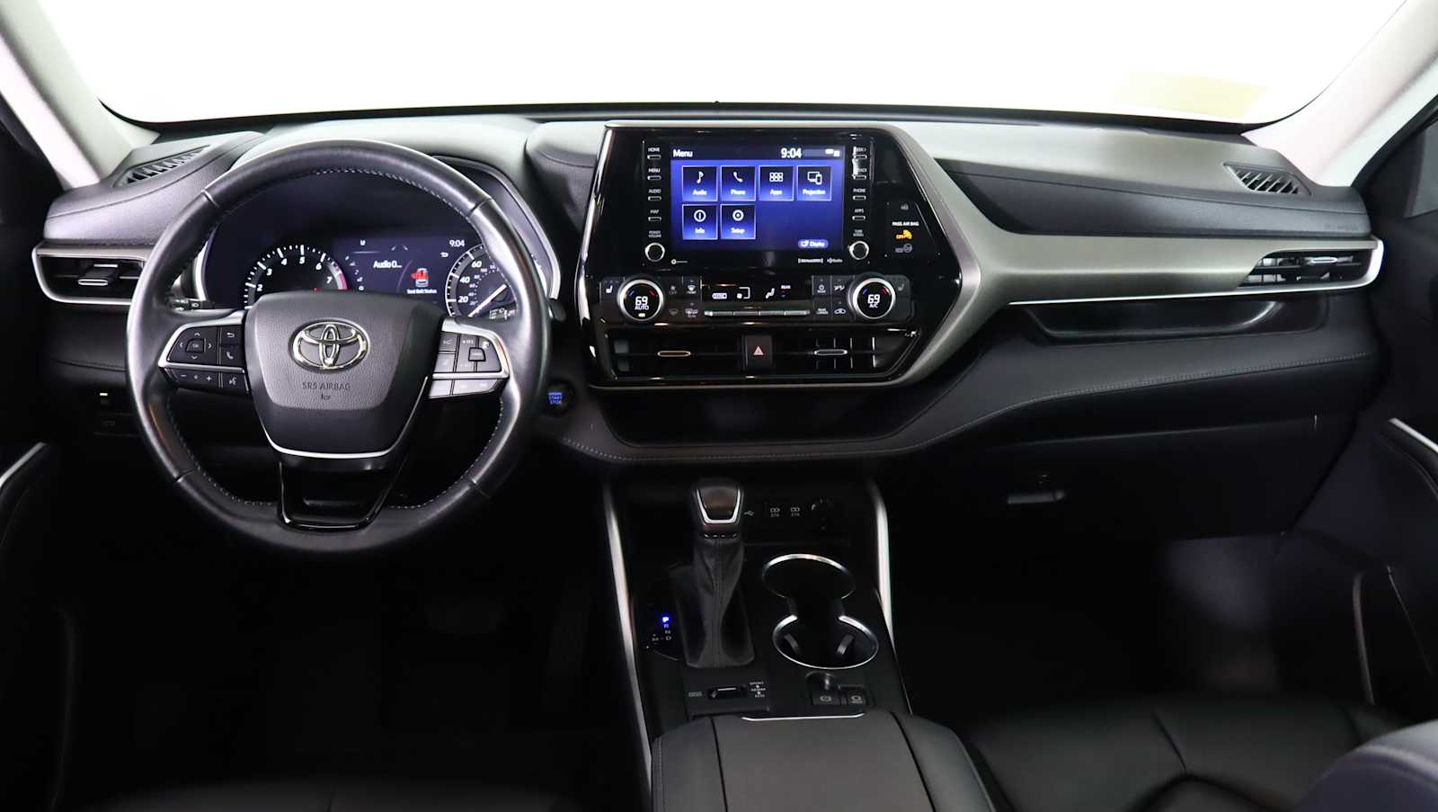 used 2021 Toyota Highlander car, priced at $31,572