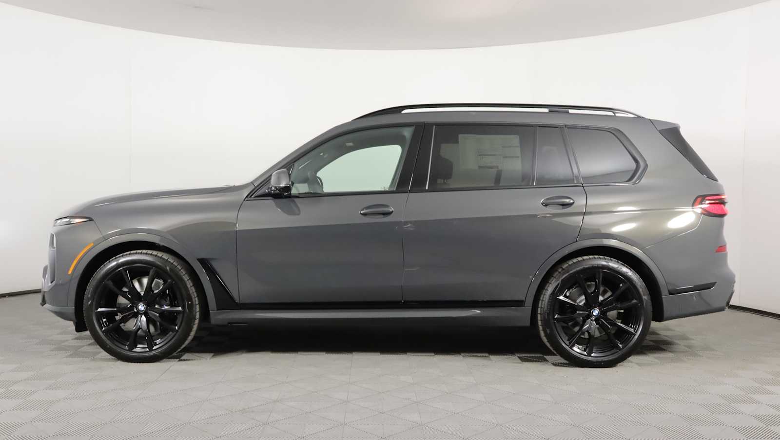 new 2026 BMW X7 car, priced at $106,485