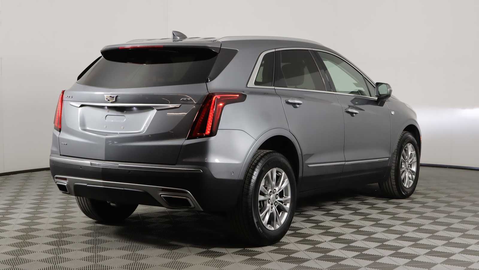 used 2020 Cadillac XT5 car, priced at $24,731
