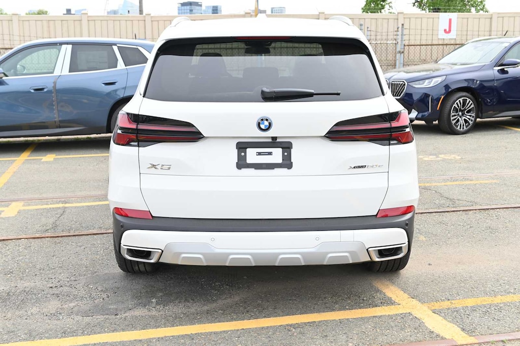 New 2026 BMW X5 PHEV xDrive50e SUV