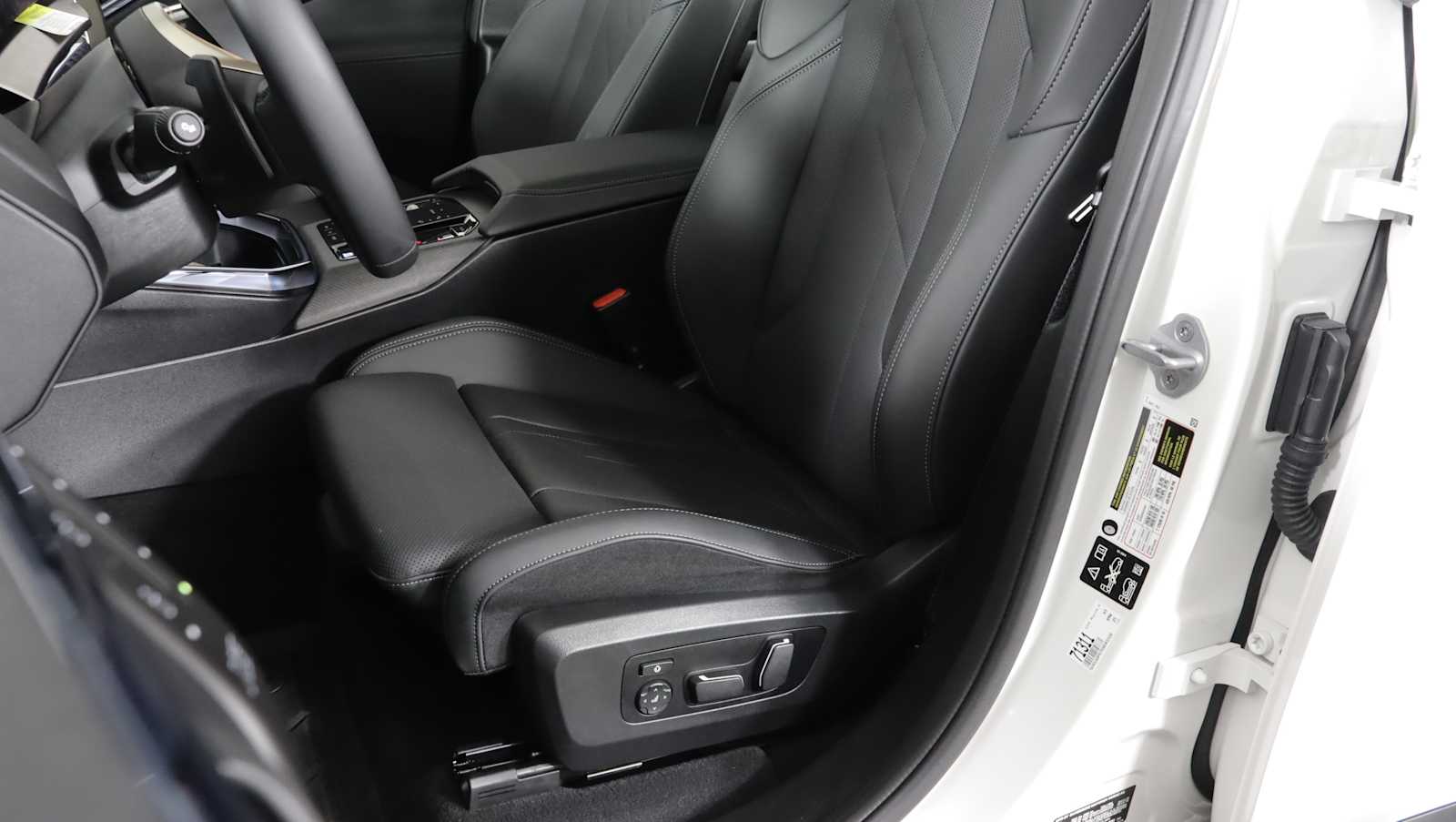 2025 BMW X3 30 - Photo 12