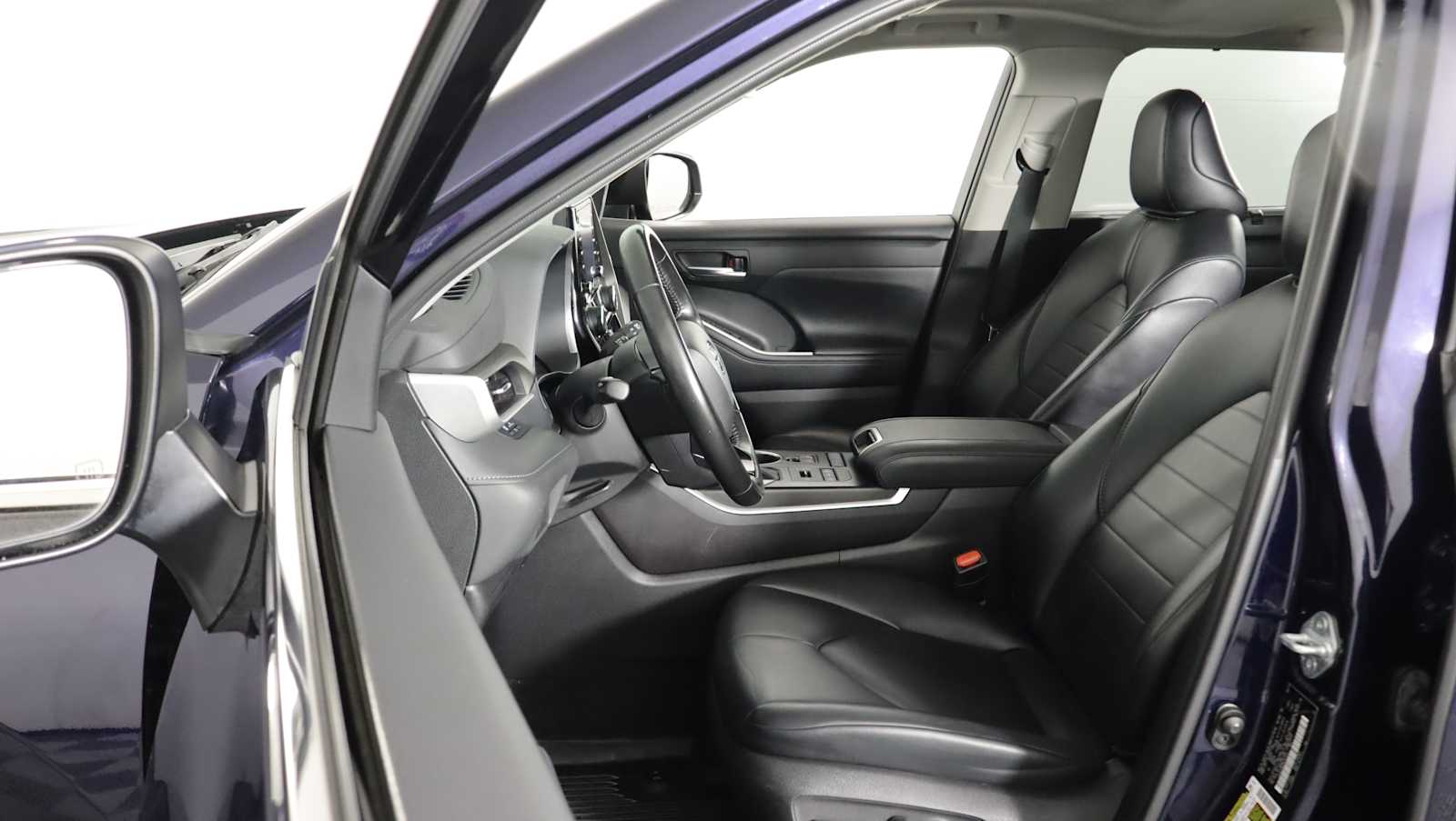 used 2021 Toyota Highlander car, priced at $32,046