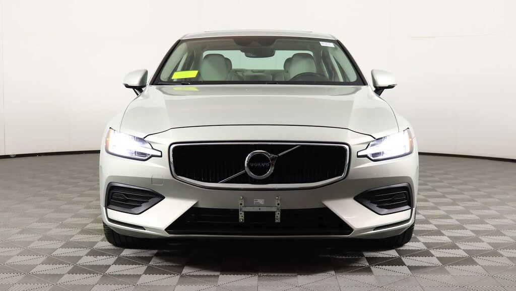 Used 2020 Volvo S60 T6 Momentum Sedan