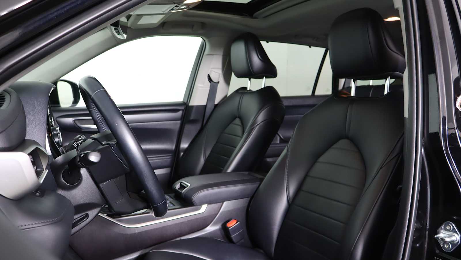 used 2021 Toyota Highlander car, priced at $31,572