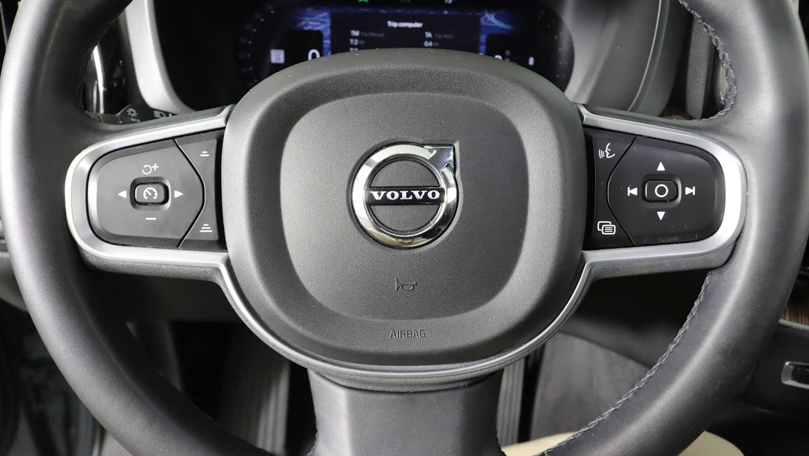 used 2022 Volvo XC60 car, priced at $25,979