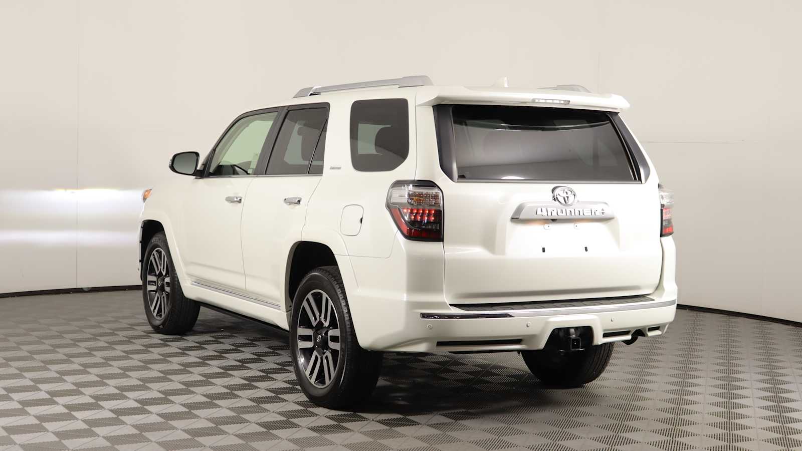 2023 Toyota 4Runner Limited photo 4