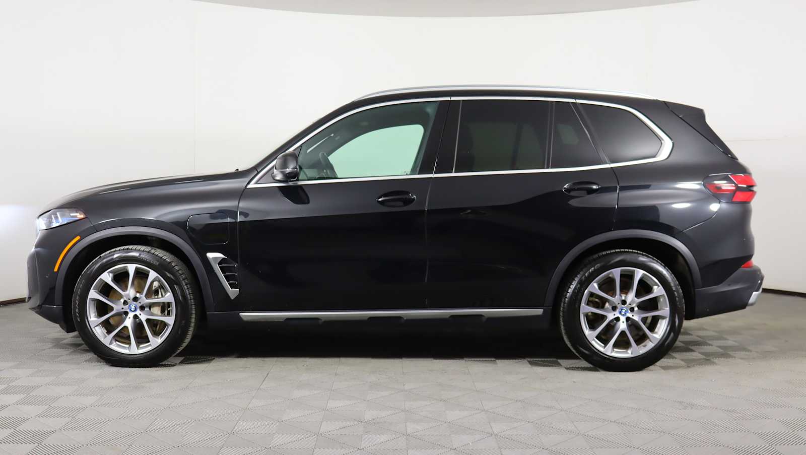 2025 BMW X5 50e - Photo 8