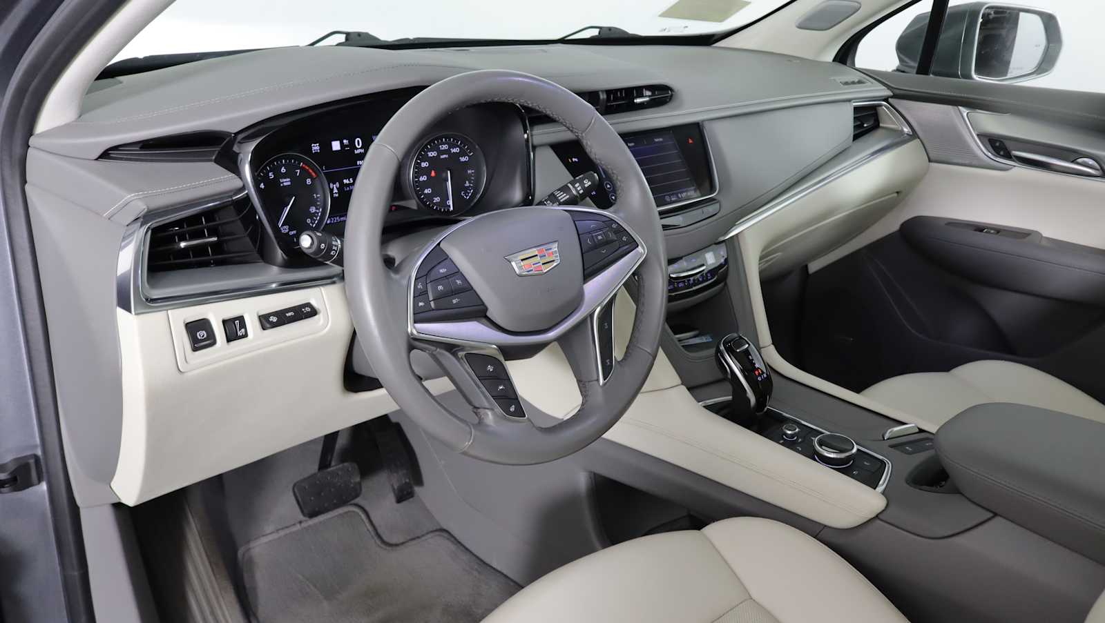 used 2020 Cadillac XT5 car, priced at $24,731