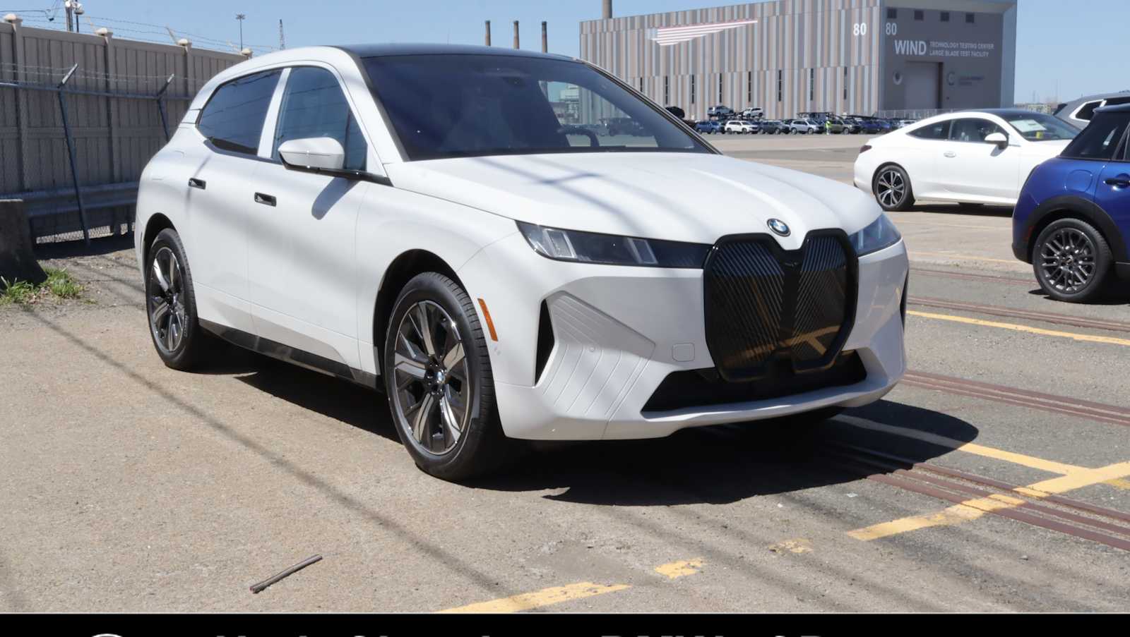 2026 BMW iX xDrive60's photo