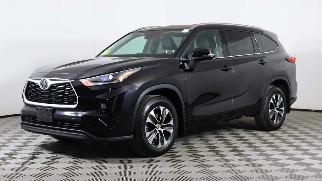 Used 2021 Toyota Highlander XLE SUV